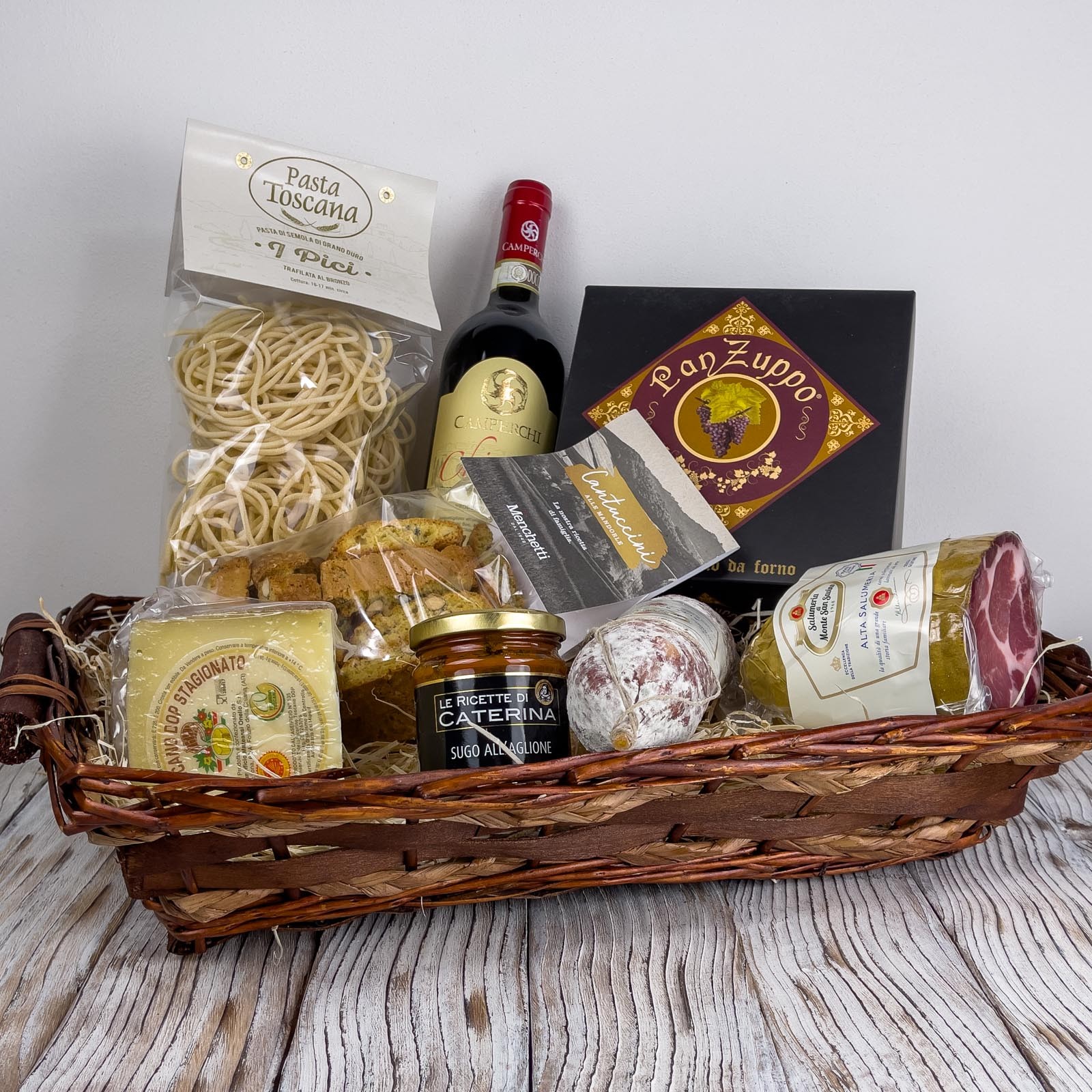 Gift Hamper consisting of a selection of 8 products for a total of about 4 kg. We will pack the basket and ship it wherever you want, there is also the possibility of adding a personalized card with a message.
For more information or product changes contact us in chat.