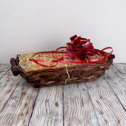<p>Choose the products you want, add the Gift Hamper to the cart, and an elegant Gift Hamper full of products will arrive at your home ready to be given to friends and relatives. Recommended for packaging up to 5 products. Dimensions: 36x25 cm.</p>