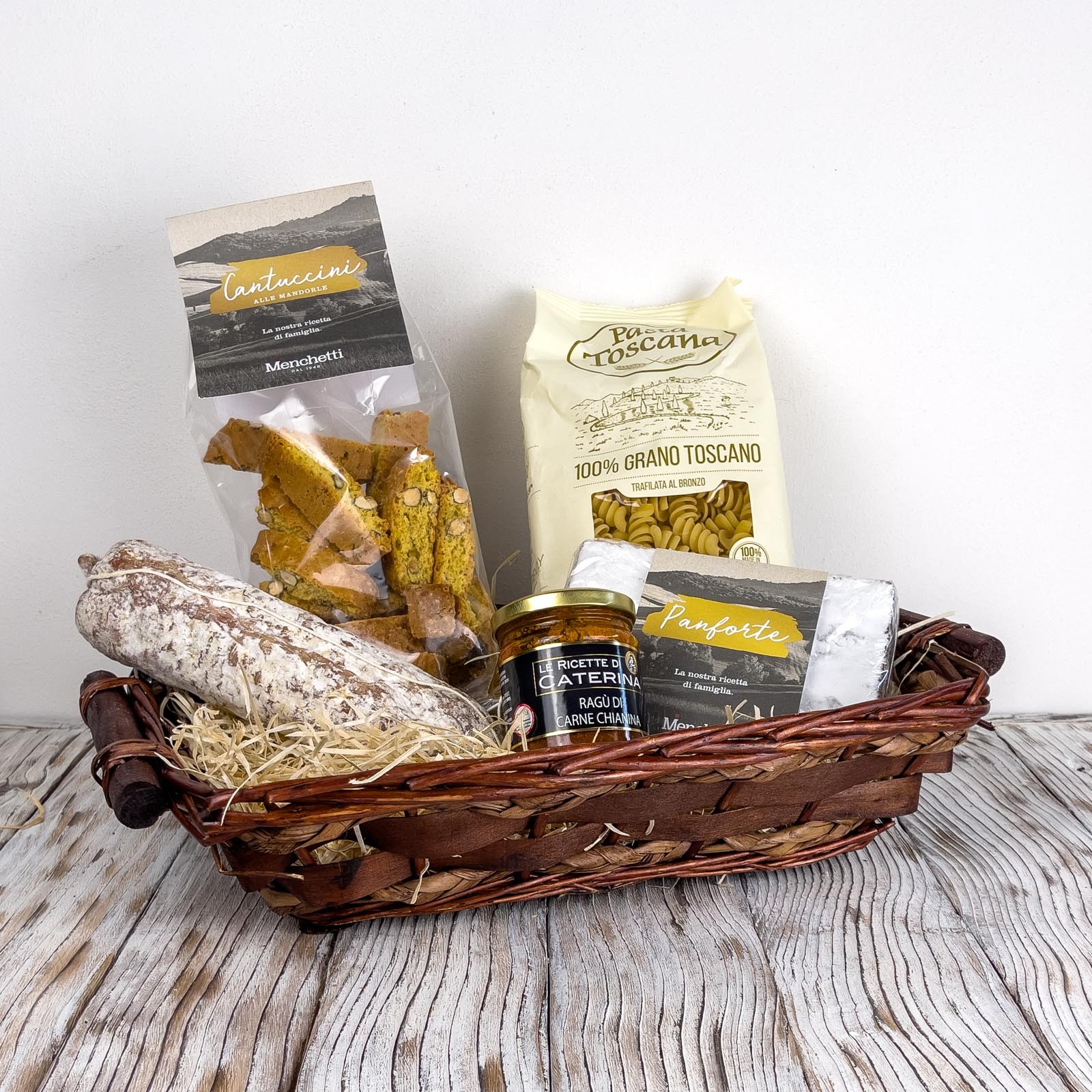 Gift Hamper consisting of a selection of 5 products for a total of about 2 kg. We will pack the basket and ship it wherever you want, there is also the possibility of adding a personalized card with a message.
For more information or product changes contact us in chat.