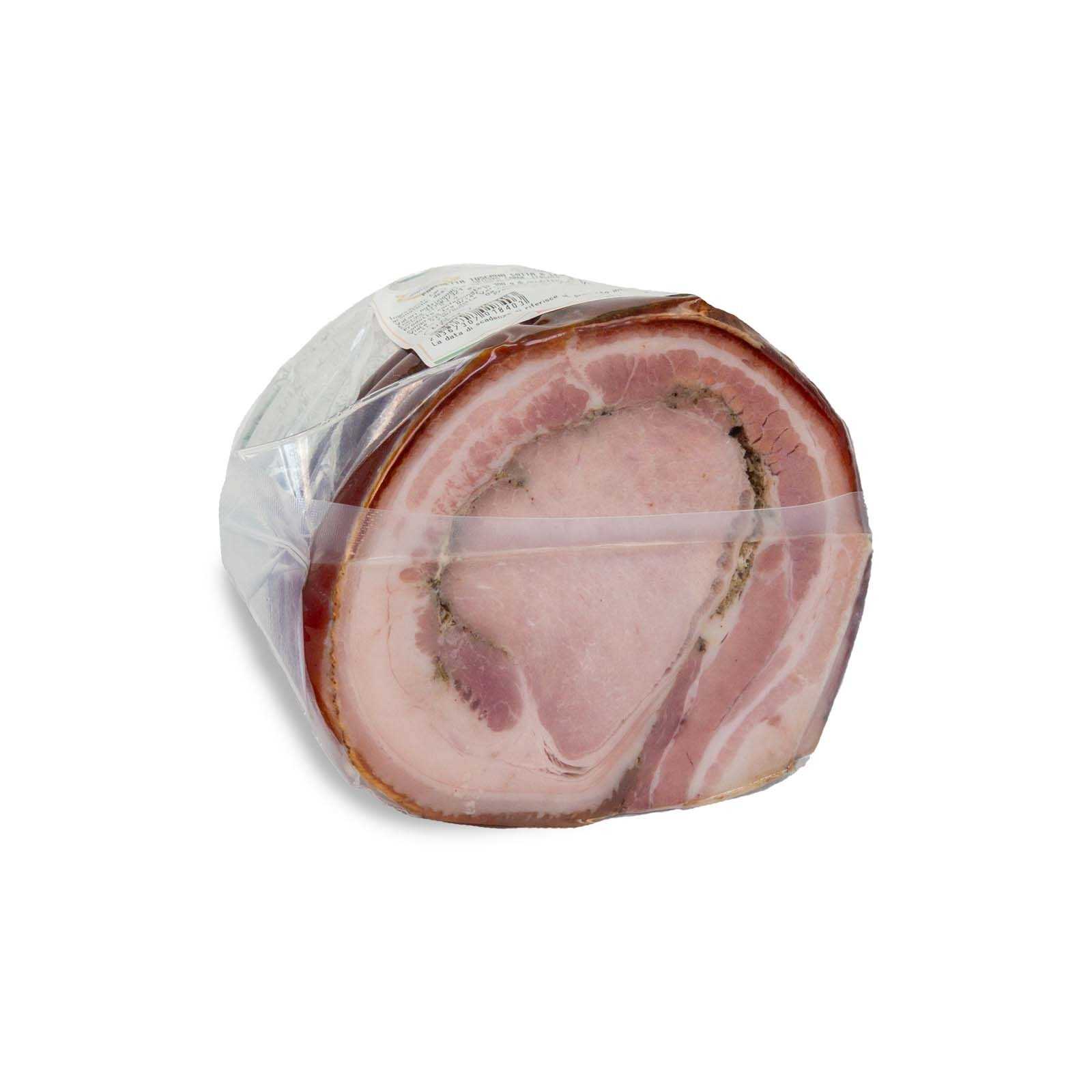 The Wood Cooked Porchetta has a millenary tradition, so much so that even the Ancient Romans loved to consume it in large quantities during their numerous banquets. The Tuscan tradition recommends, for its preparation, the use of only the pork shoulder obtained from specimens of excellent quality, seasoned with aromatic herbs and cooked in wood slowly for at least 9/12 hours, a characteristic that guarantees a crunchy crust to the point. fair and a tasty and soft interior.