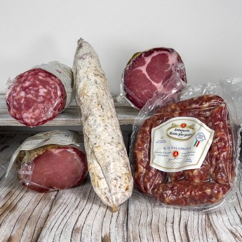 The Tasting Box - “Salumi Toscani” is made up of a selection of products for a total of about 2.4 kg. This box is perfect for composing a platter of appetizers with high quality Tuscan cold cuts.