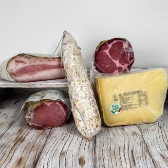 The Tasting Box - “Gli Stagionati” is made up of a selection of products for a total of about 2.7 kg. There are the best cured meats and a cheese matured in a cave, excellent for composing a good Tuscan appetizer.