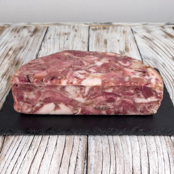 Die Soprassata in Scheiben, ist eine typische Wurst der n Region.