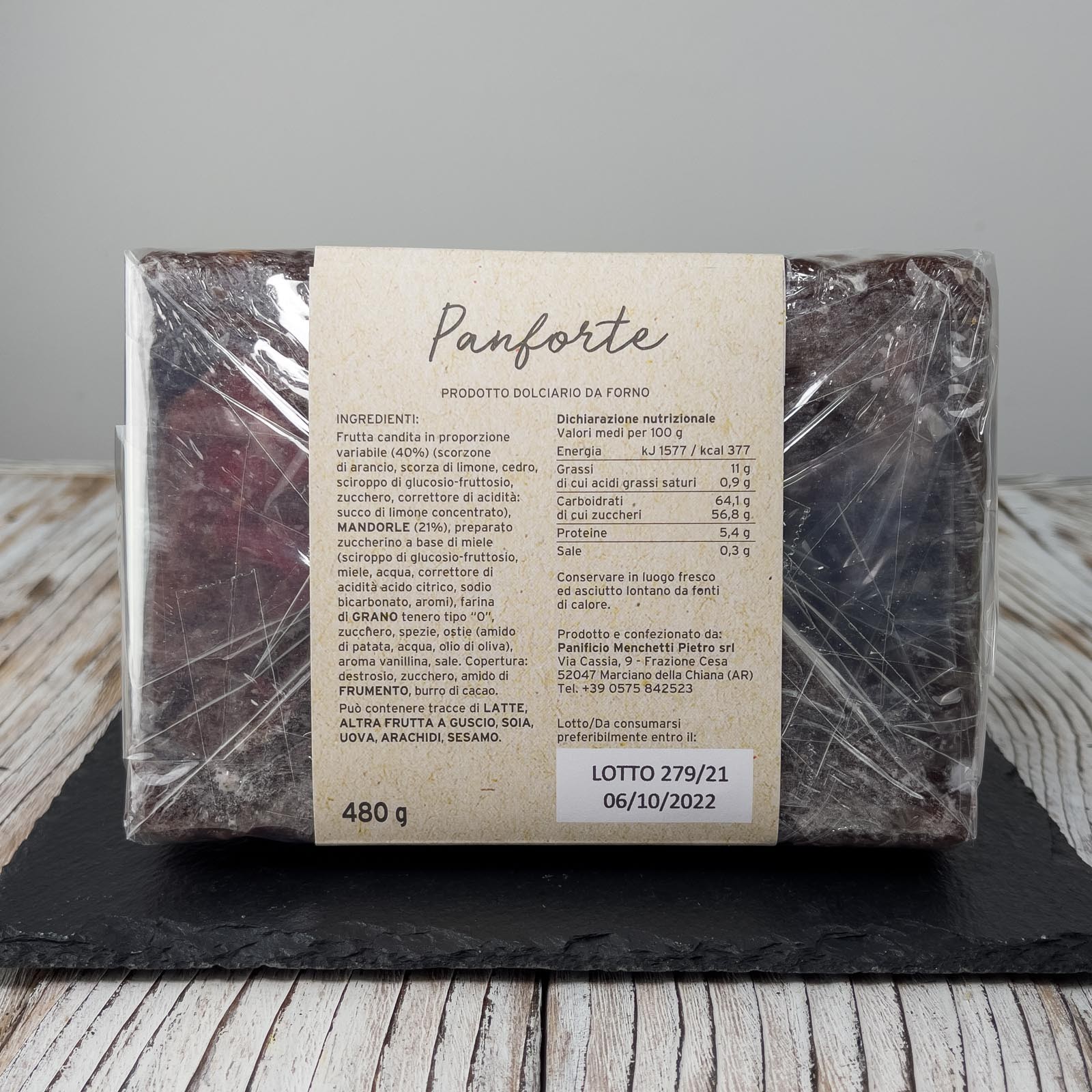 Tuscan “Panforte” with almonds and candied fruit is the typical Christmas dessert, but in reality the enveloping flavor of spices and candied citrus fruits is appreciated all year round.