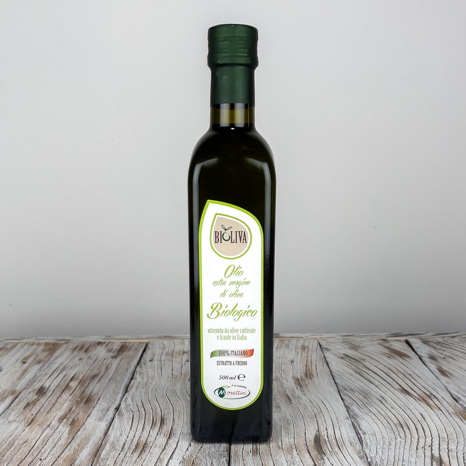 Bioliva, olio extra vergine di oliva biologico 100% italiano di altissima qualità, ottenuto direttamente dalle olive ed unicamente mediante procedimenti meccanici - Anno di produzione 2021/2022.